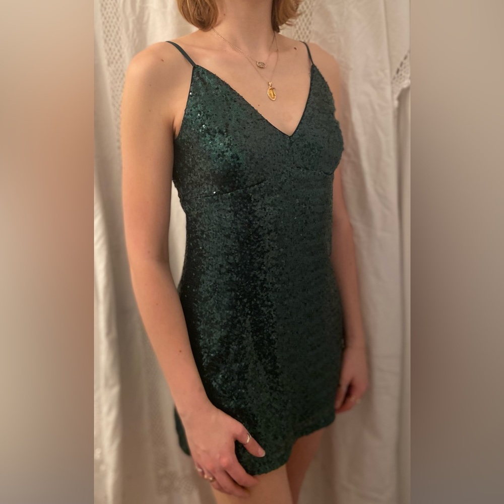 Xtraordinary, sparkly, green HOCO DRESS. Size M.